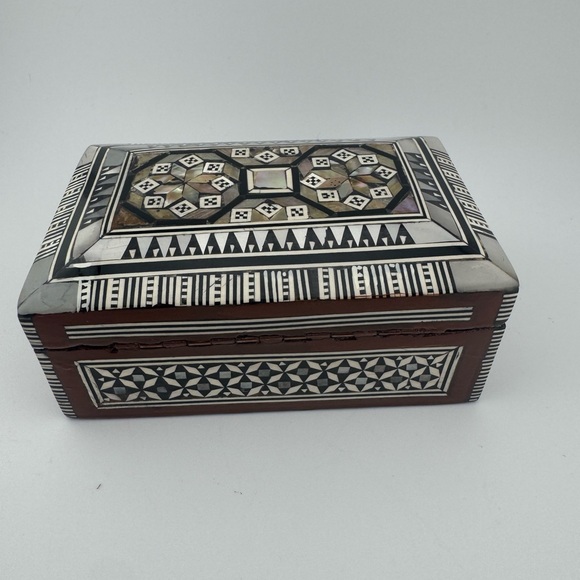 Intricate Black and White Decorative Trinket Box - Picture 6 of 11